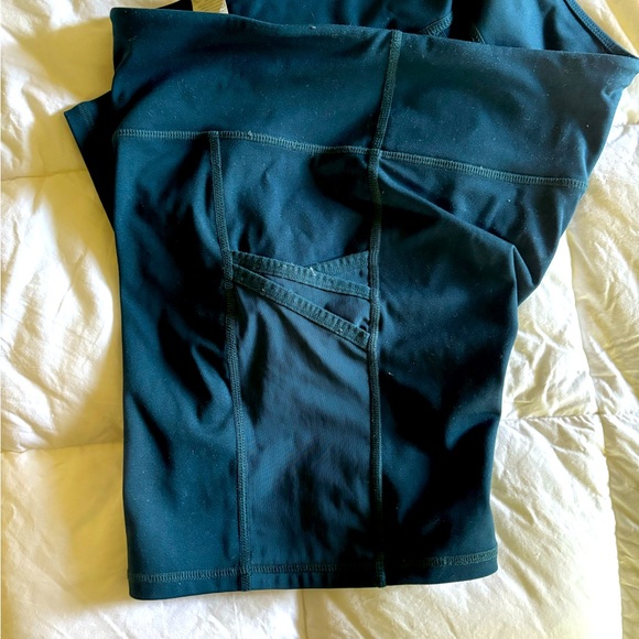 Fabletics motion 365 bike short with pockets. - Picture 4 of 5